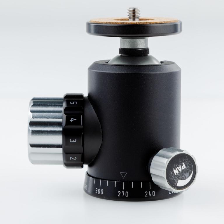FLM CB-32 F II mit Friktion und versatzfreier Klemmung der Kugel.