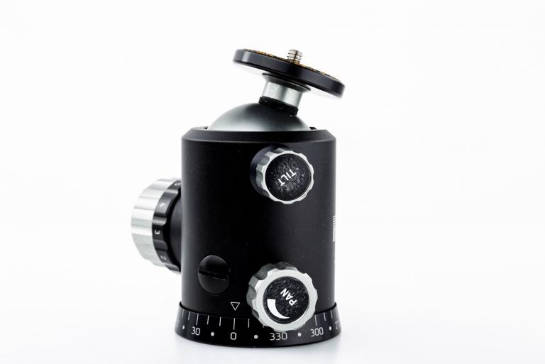 FLM CB-48 FT, mit Friktion - Kugelkopf für Profis - erweiterbar mit PRS-Knopf für Panorama-Fotografie.
