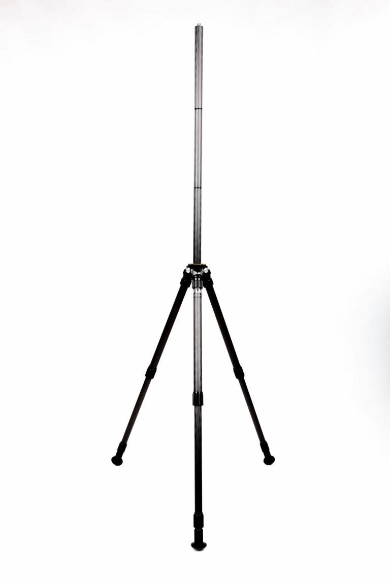 FLM CP-22 Kohlefaserstativ mit vielen Extra-Funktionen - das flexible Stativ dank zweier Zubehörpakete.