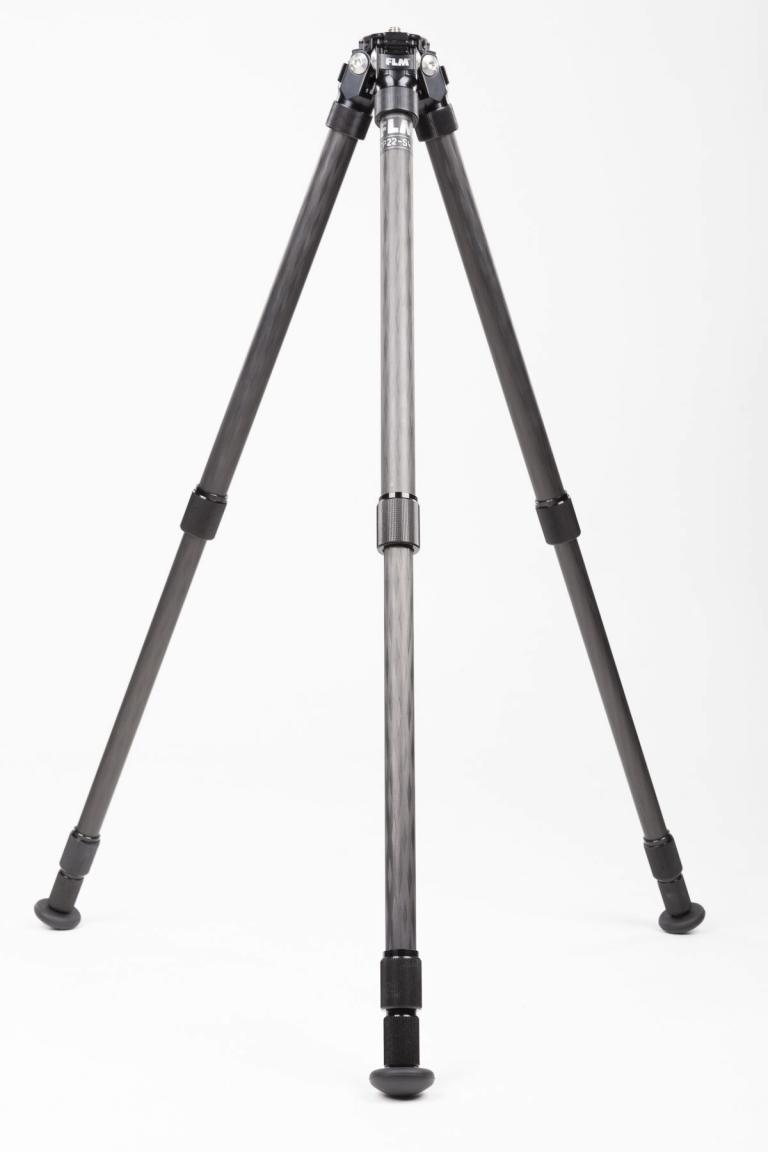 FLM CP-22 Kohlefaserstativ mit vielen Extra-Funktionen - das flexible Stativ dank zweier Zubehörpakete.