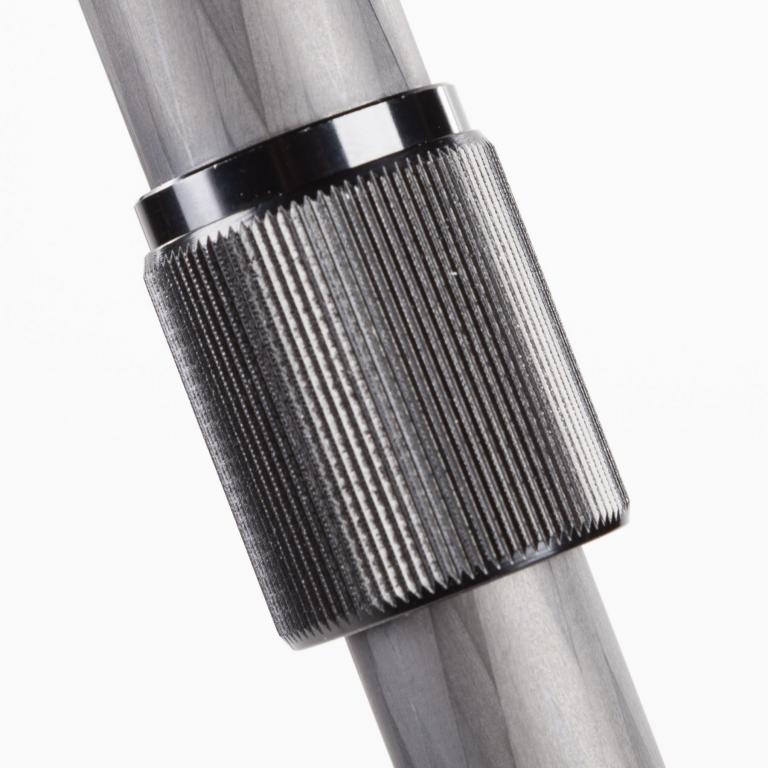 FLM CP-22 Kohlefaserstativ mit vielen Extra-Funktionen - das flexible Stativ dank zweier Zubehörpakete.