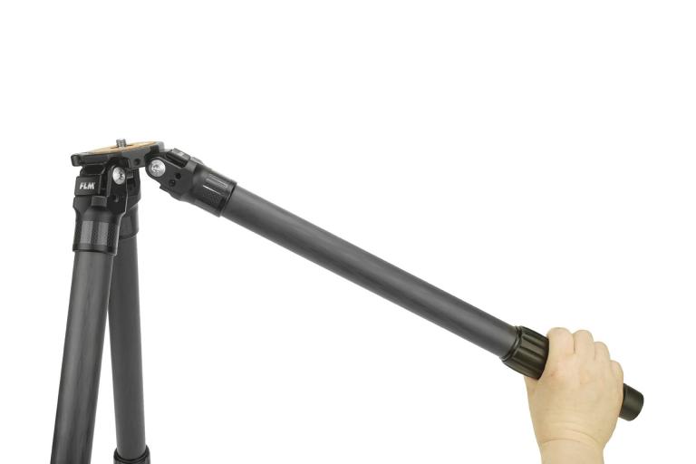 FLM CP-30 S4 II Carbon-Aluminium-Stativ mit drei Beinen.