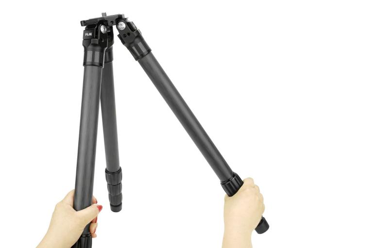 FLM CP-30 S4 II Carbon-Aluminium-Stativ mit drei Beinen.