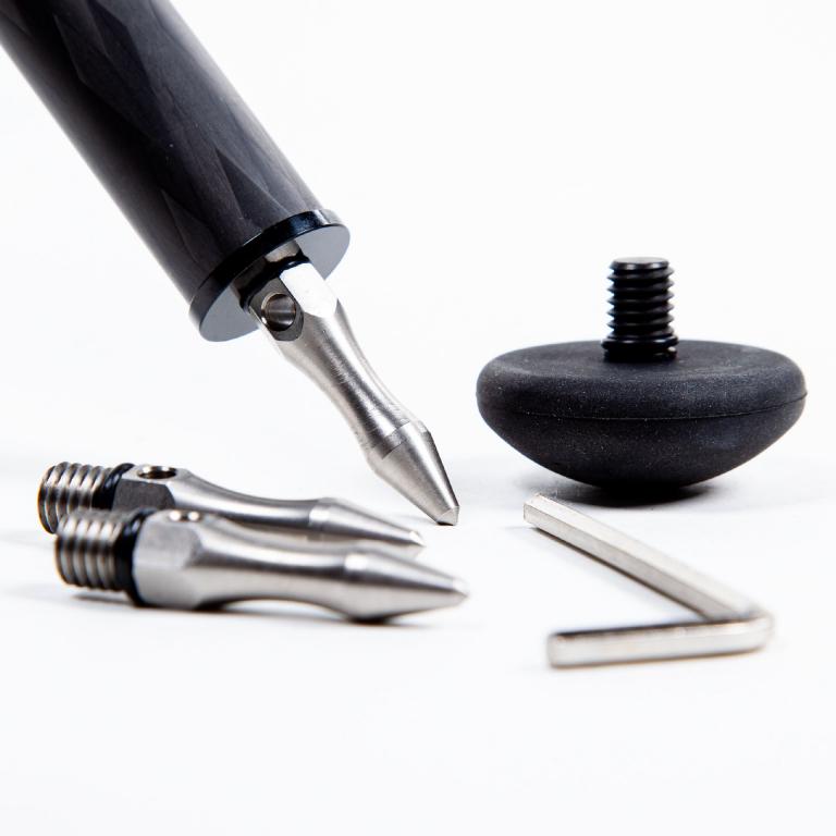 FLM CP-34 L4 II Carbon-Aluminium-Stativ mit drei Beinen.