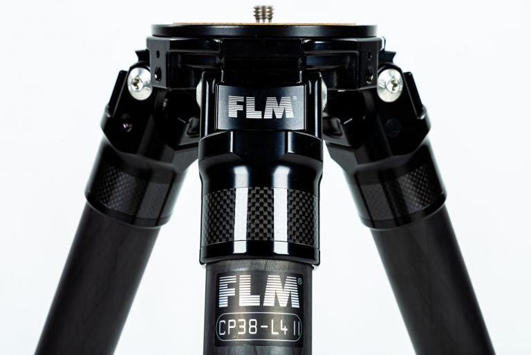 FLM CP-38 L4 II Carbon-Aluminium-Stativ mit drei Beinen.